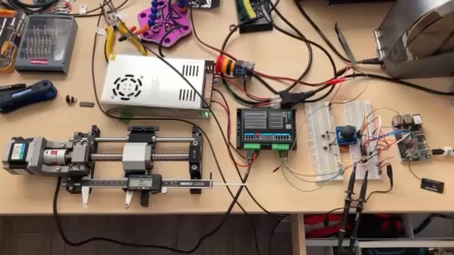 Complete winding machine and control electronics during a bench test